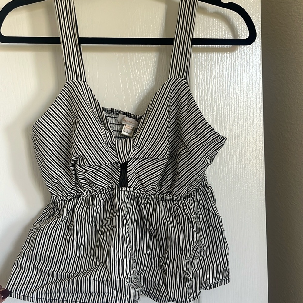 NWT striped tank 🤍